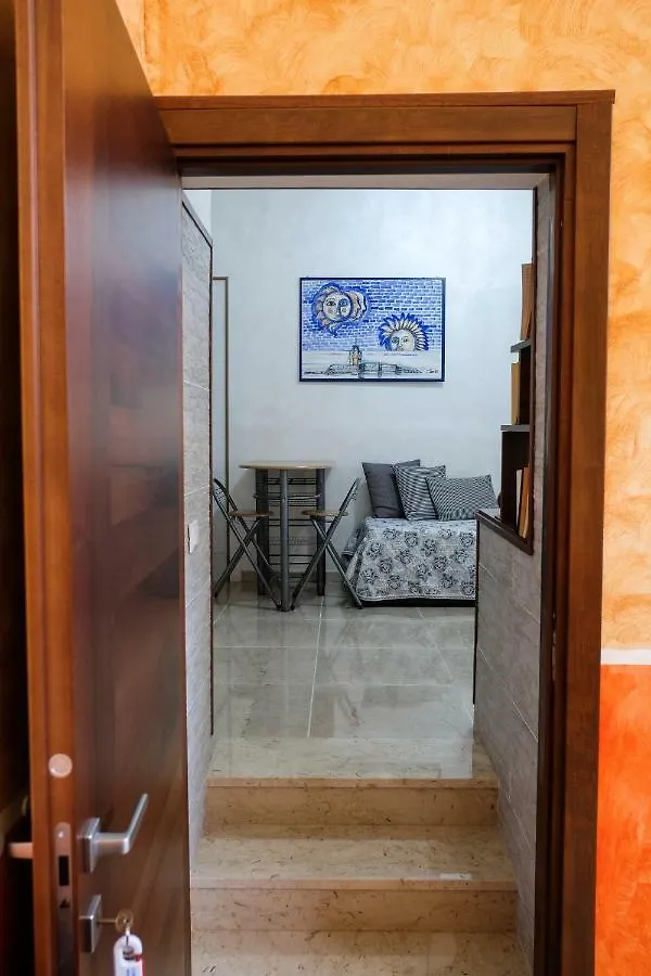 Bed & Breakfast Delle Palme Trapani 2*,  Italy